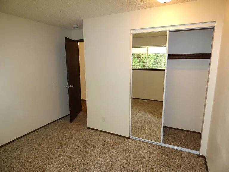 4824 Falcon Ct NE — Photo 27