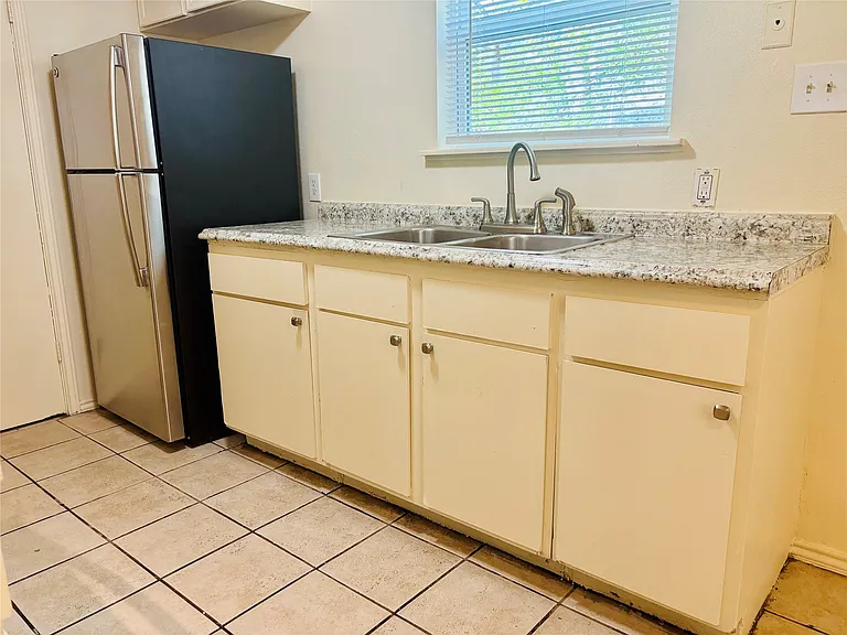 1206 Tartan Ln #B — Photo 11