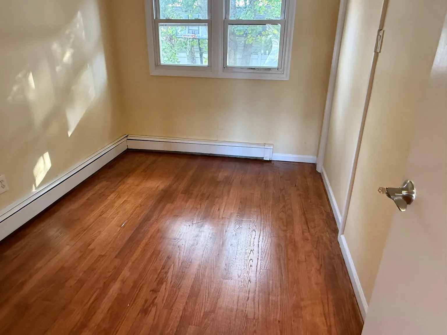 5 bed, 2000 sqft, $5,500 — Photo 2