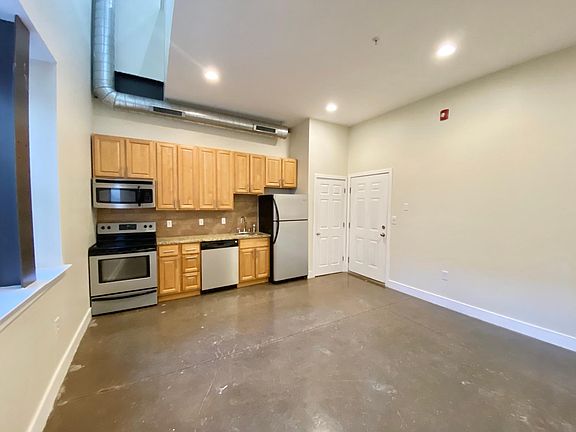 5th image of 190 W Berks St #O9