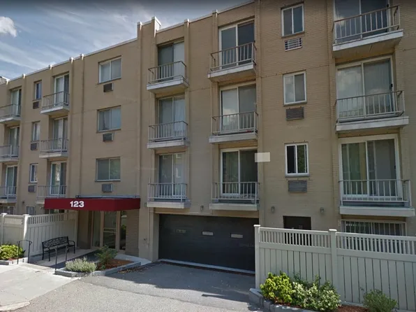 123 Sewall Ave APT 1C, Brookline, MA 02446