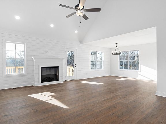 4th image of 137 Cordova Ct Lot 95