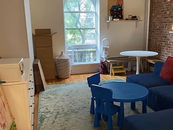2nd image of 24 W 76th St APT 3F