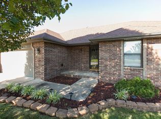 3648 W Shawnee Dr, Springfield, MO 65810