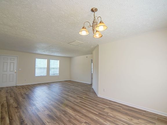 2nd image of 1018 Dooley Dr