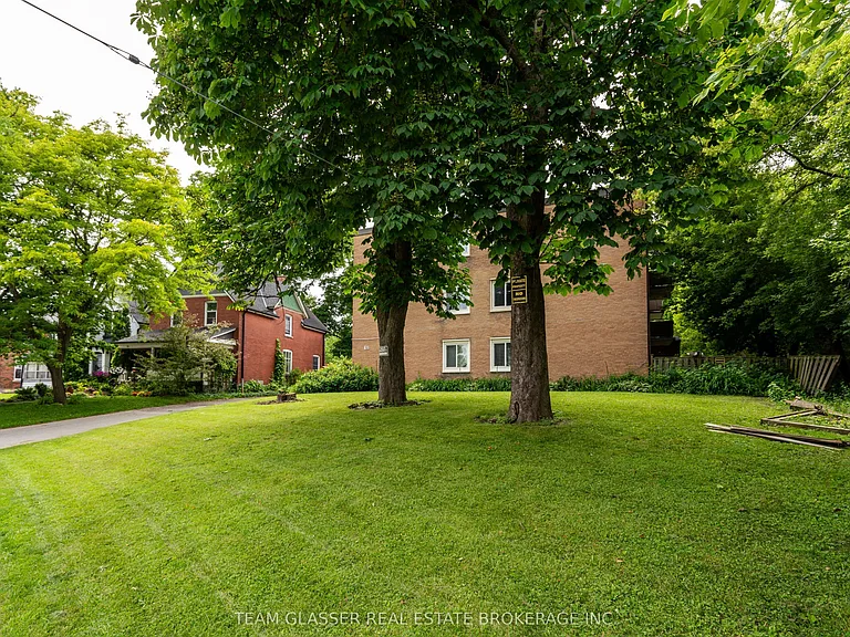 52 Hiawatha St #301 — Photo 22
