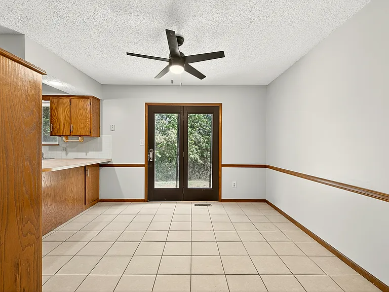 739 SE Country Ln — Photo 7