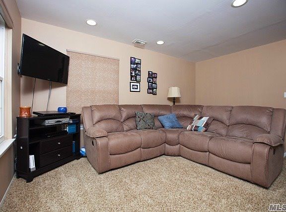 5th image of 55 Fairview Cir