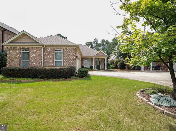 109 Putters Dr, Athens, GA 30607