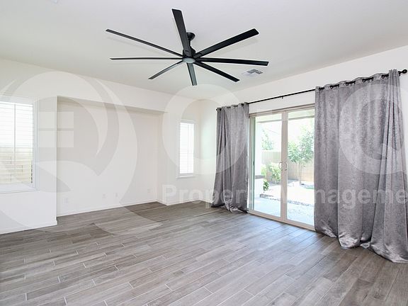 4th image of 21119 E Poco Calle