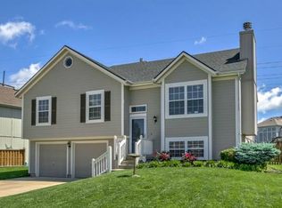 1806 Gunner Ave, Greenwood, MO 64034