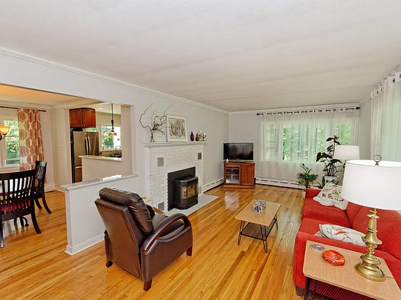 3rd image of 13 W Skyview Dr