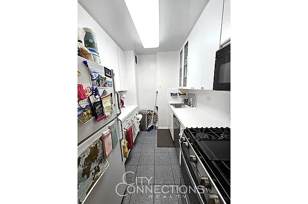 Rented by City Connections Realty | media 2