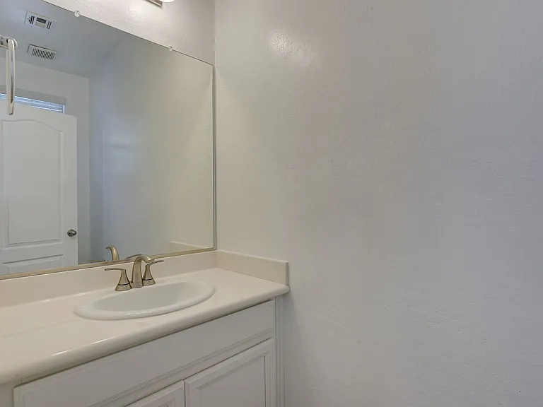 10768 Yarmouth Bay Ct — Photo 12