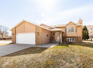 61 Fremont Dr S, Fargo, ND