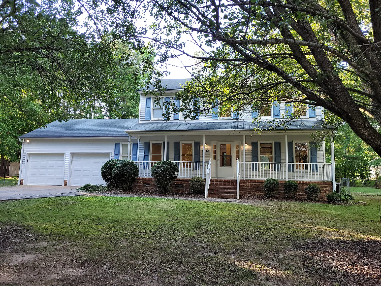 Pet friendly with fenced yard — Photo 1