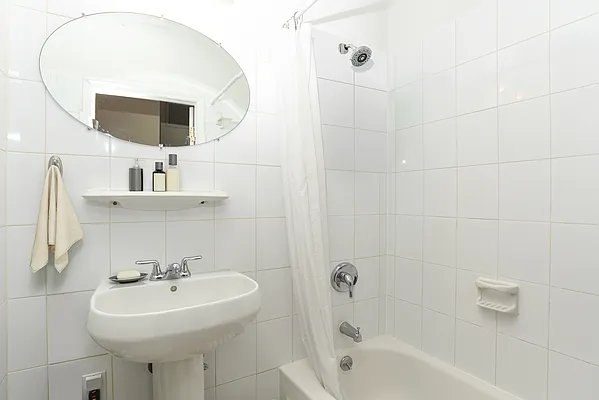 Rented by Christie's International Real Estate Group, LLC | media 22