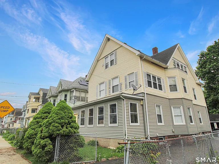 32 Lenox St — Photo 2