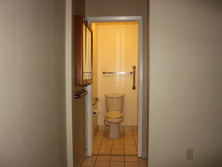 2948 Bancroft Cir E #C — Photo 14