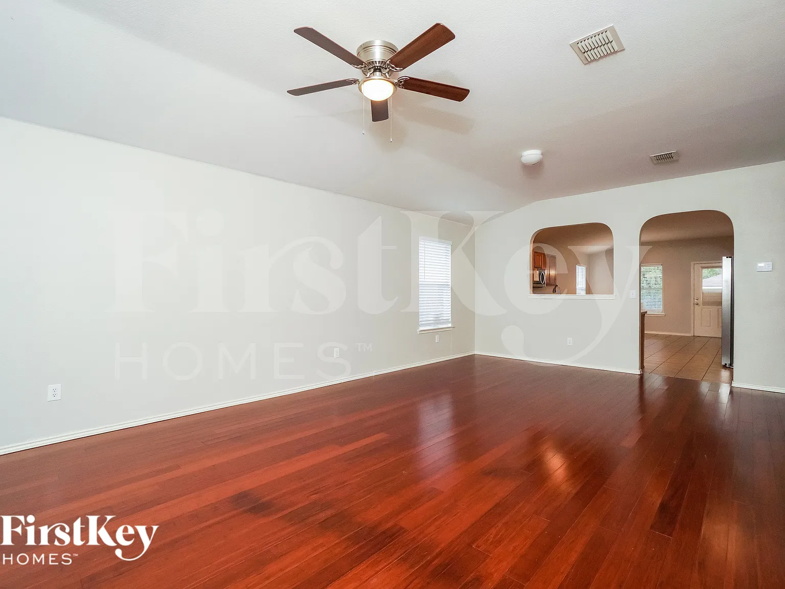 3 bed, 2.0 bath, 1577 sqft, $1,695 — Photo 4