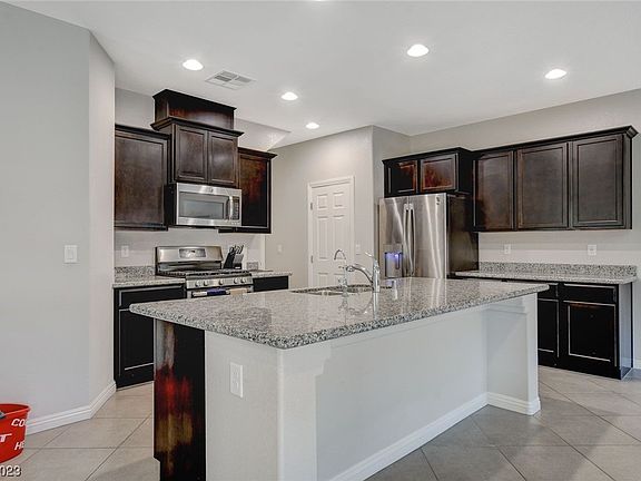 4th image of 6776 Byron Bay Ct