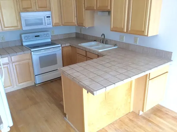 28 N Valasia Rd, Poquoson, VA 23662