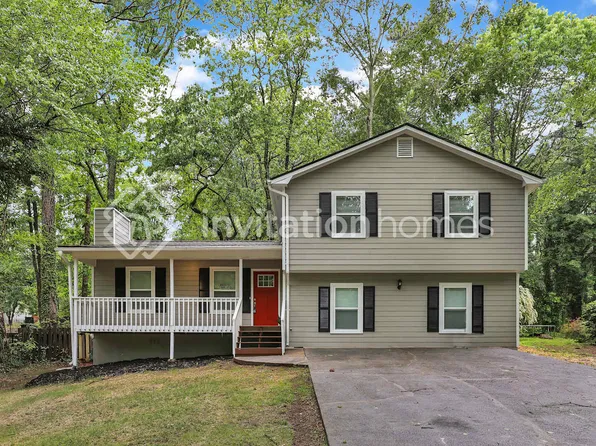 722 Stonehill Ct, Stone Mountain, GA 30083