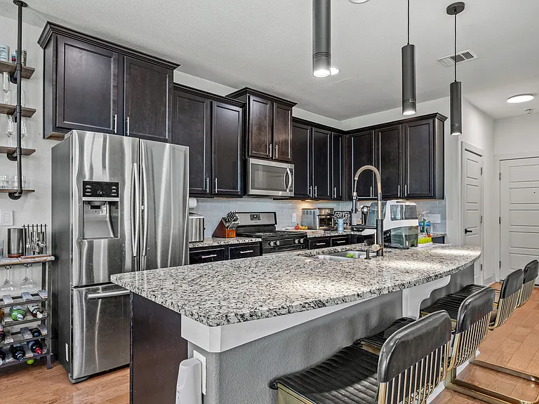 1408 Homespun Rd — Photo 3