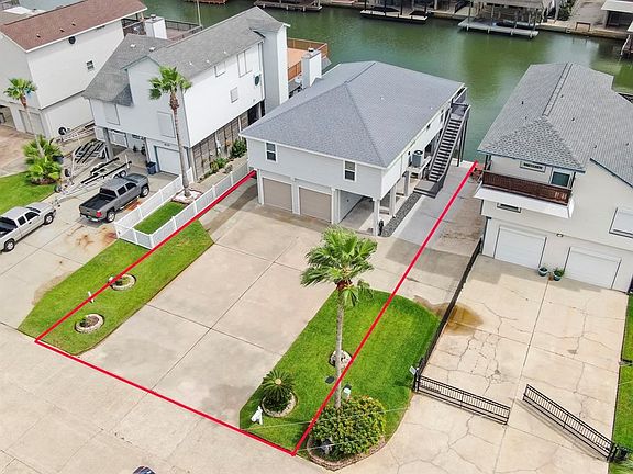 4th image of 306 Admiral Cir