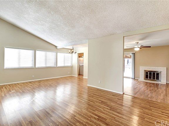 3rd image of 970 Cottonwood Ct