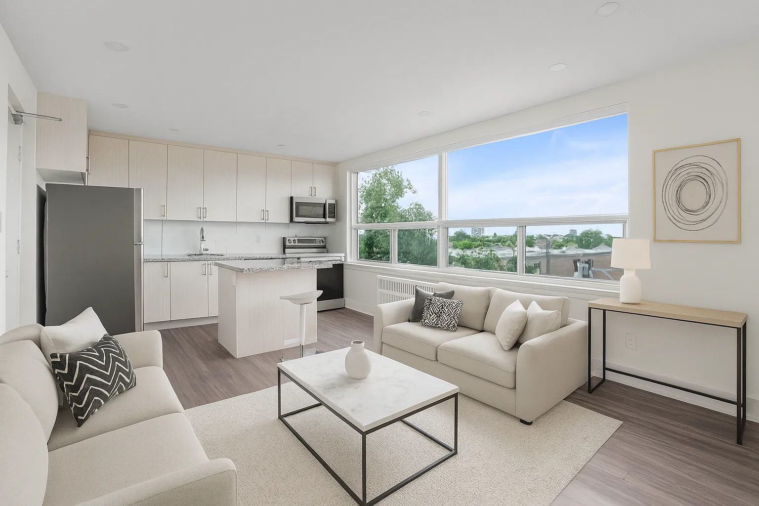 Bansley Apartments — Photo 3