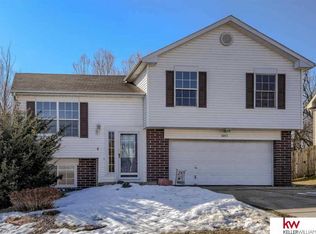 3003 Lone Tree Rd, Bellevue, NE 68123