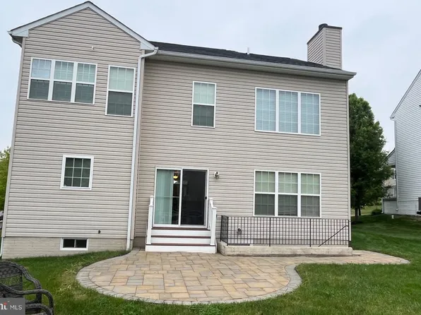 17337 Tedler Cir, Round Hill, VA 20141