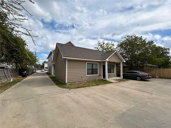 4th image of 700 Highlands St #700B