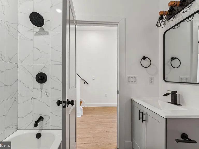 1028 W Dauphin St #3 — Photo 8