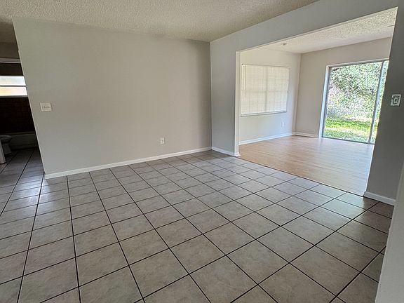 5th image of 2317 E Dana Dr