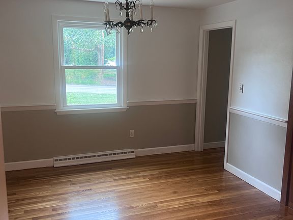 5th image of 106 Beach St
