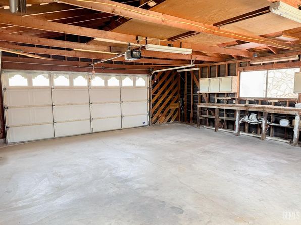 297 Pine St, Shafter, CA 93263