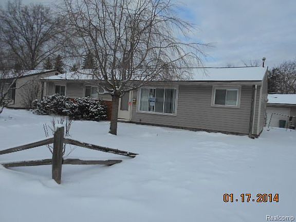 5th image of 34670 Fairchild St