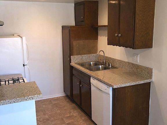 2nd image of 5339 Rosemead Blvd #27