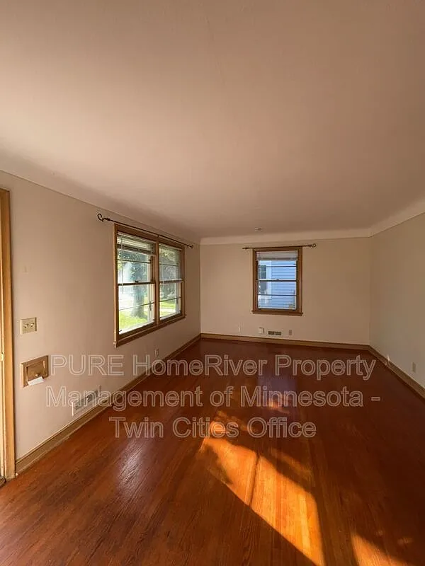 2 bed, 1.0 bath, 807 sqft, $1,825 — Photo 2