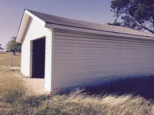 2nd image of 199 Erskine Ln