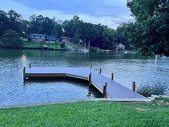 2nd image of 221 Bluff Rd