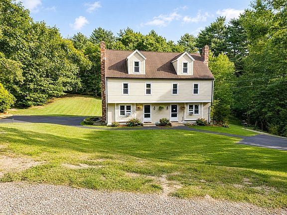 3rd image of 1096 Long Pond Rd