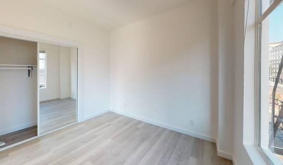 5th image of 810 Eddy St APT 402