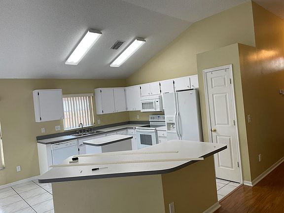 5th image of 9609 Long Meadow Dr