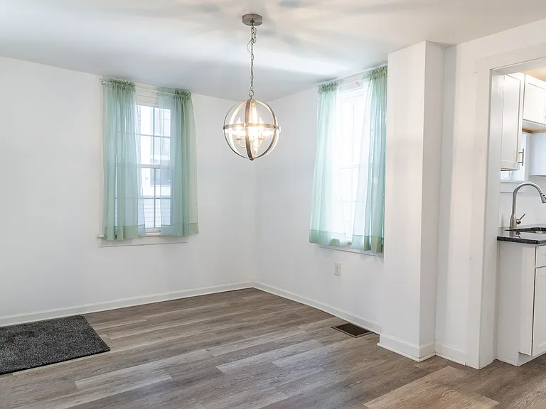 303 E Main St — Photo 5