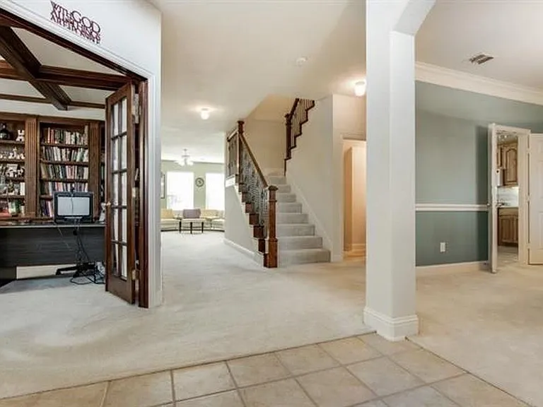 1016 Thorncliff Trl — Photo 5