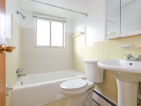 3rd image of 4224 W 20th St APT 7