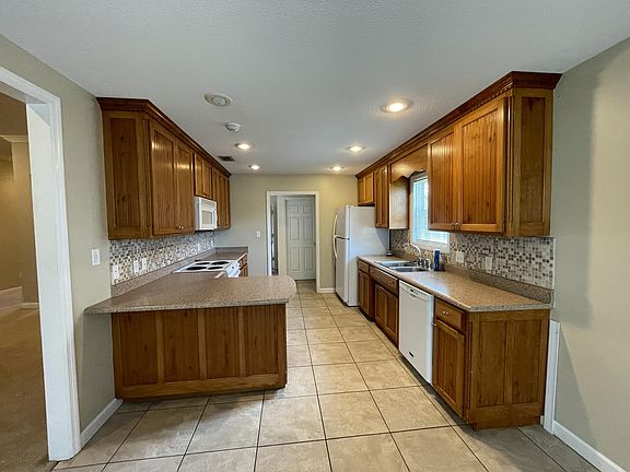 2nd image of 674 Justin Dr